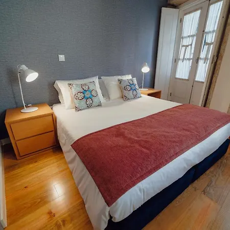 River Eyes At Apartment